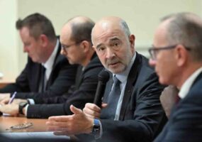 Pierre Moscovici : « Pour investir dans la transition écologique, il va falloir se désendetter »