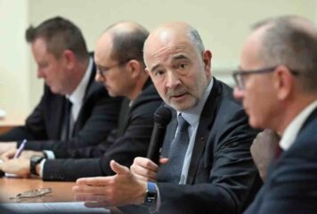 Pierre Moscovici : « Pour investir dans la transition écologique, il va falloir se désendetter »