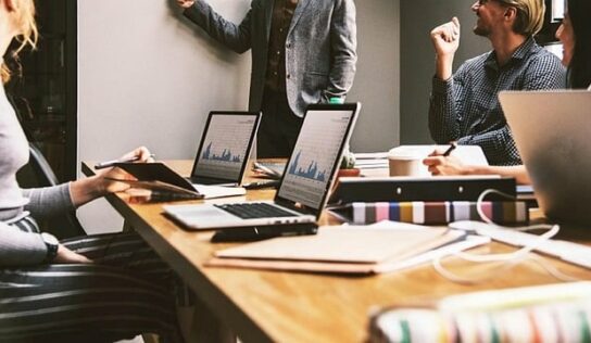 L’IA générative : une révolution mesurée dans le monde du recrutement ?