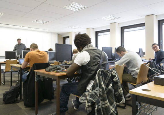 À Toulouse, IRIS renforce son offre de formation en informatique et cybersécurité